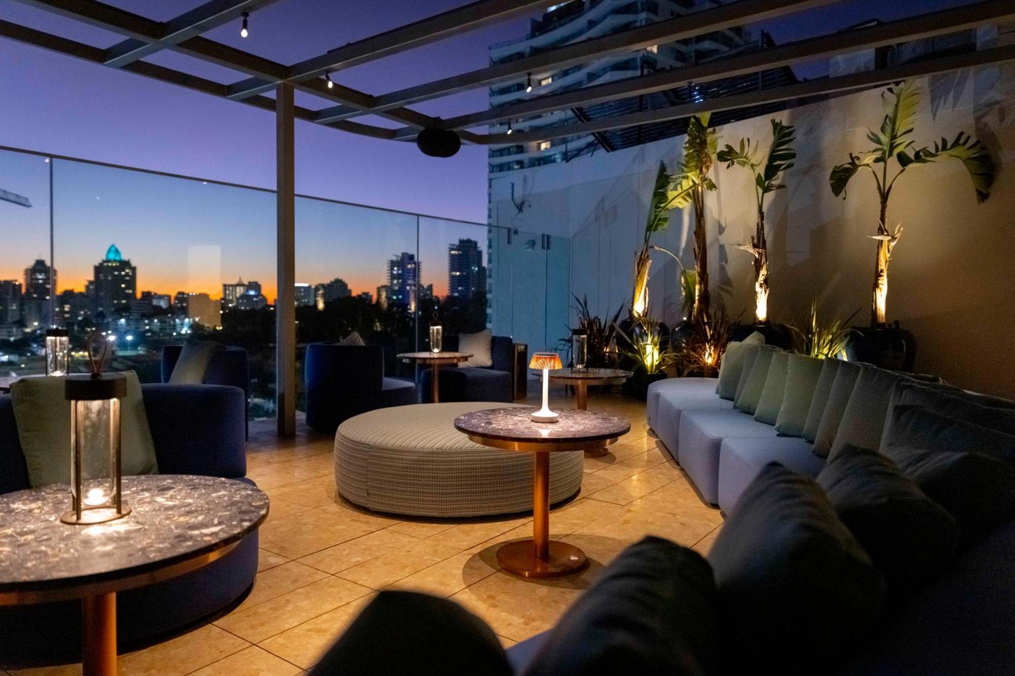 The Grand Hotel Punta del Este Exterior foto The rooftop bar at the Standard East Village