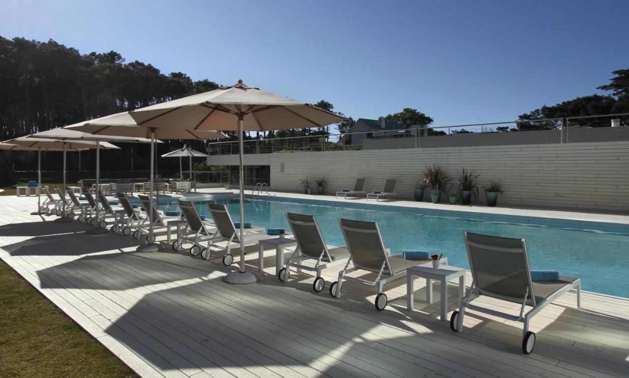 The Grand Hotel Punta del Este Exterior foto The pool at the Hotel