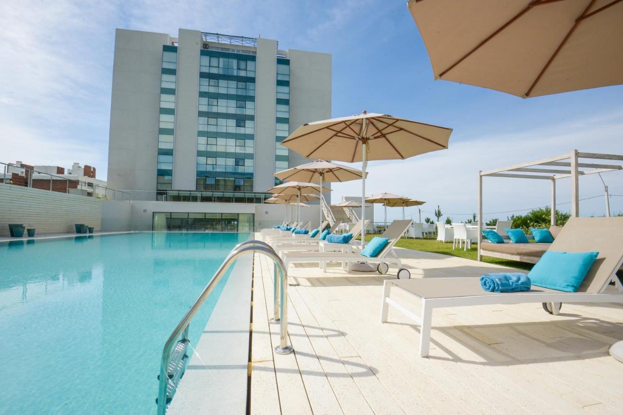 The Grand Hotel Punta del Este Exterior foto The hotel's rooftop pool